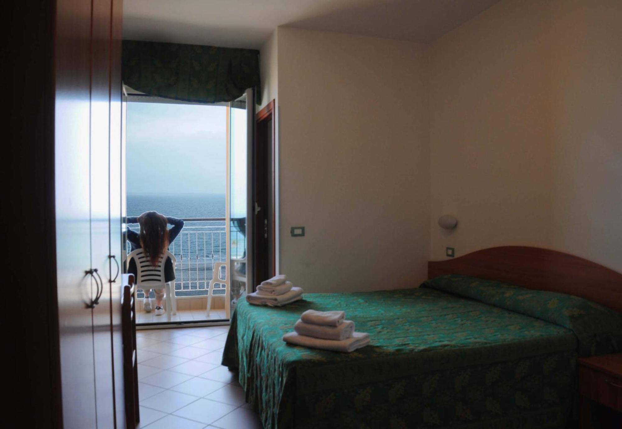Hotel Belvedere Misano Adriatico Bagian luar foto